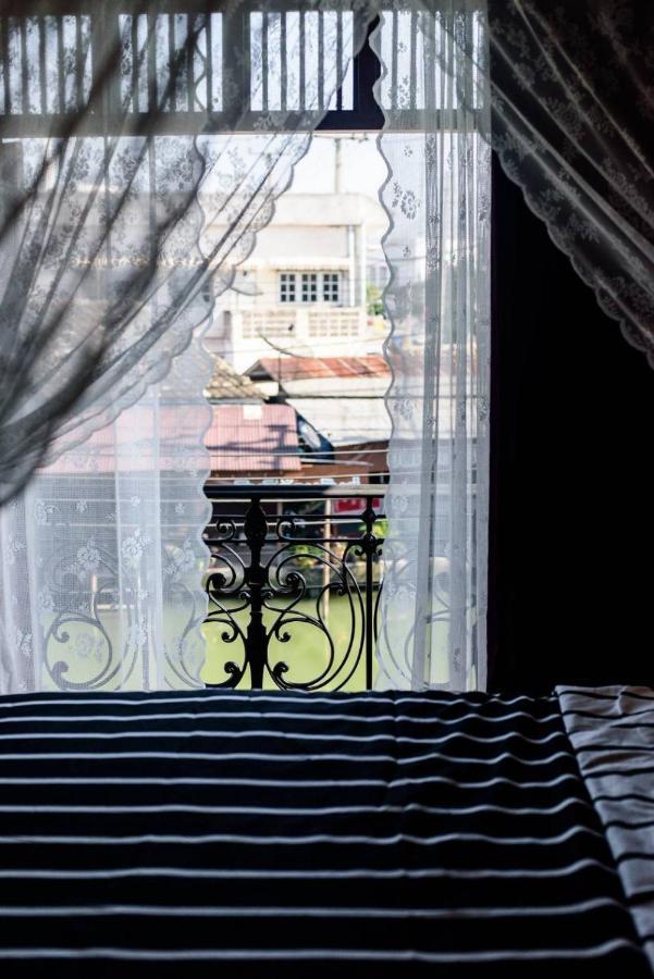 فندق ريمرابيانج أمفاوا كافيه آند سويت المظهر الخارجي الصورة